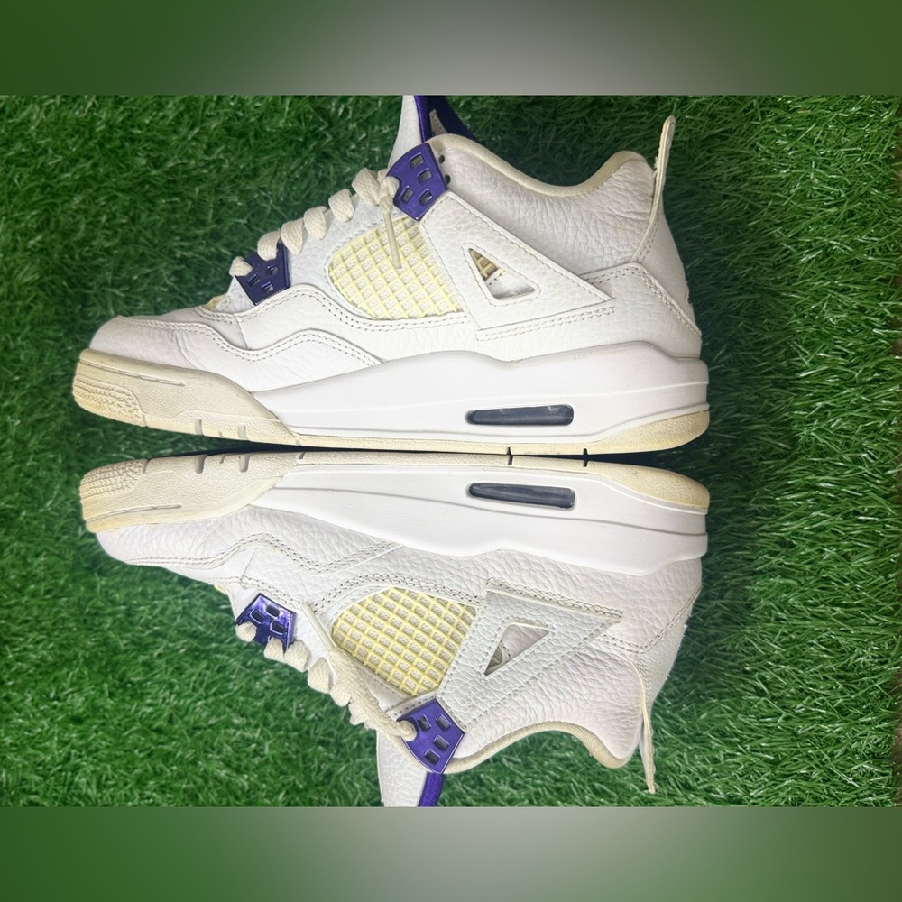 Jordan 4 Retro GS
Metallic Purple Size‎ 6.5Y